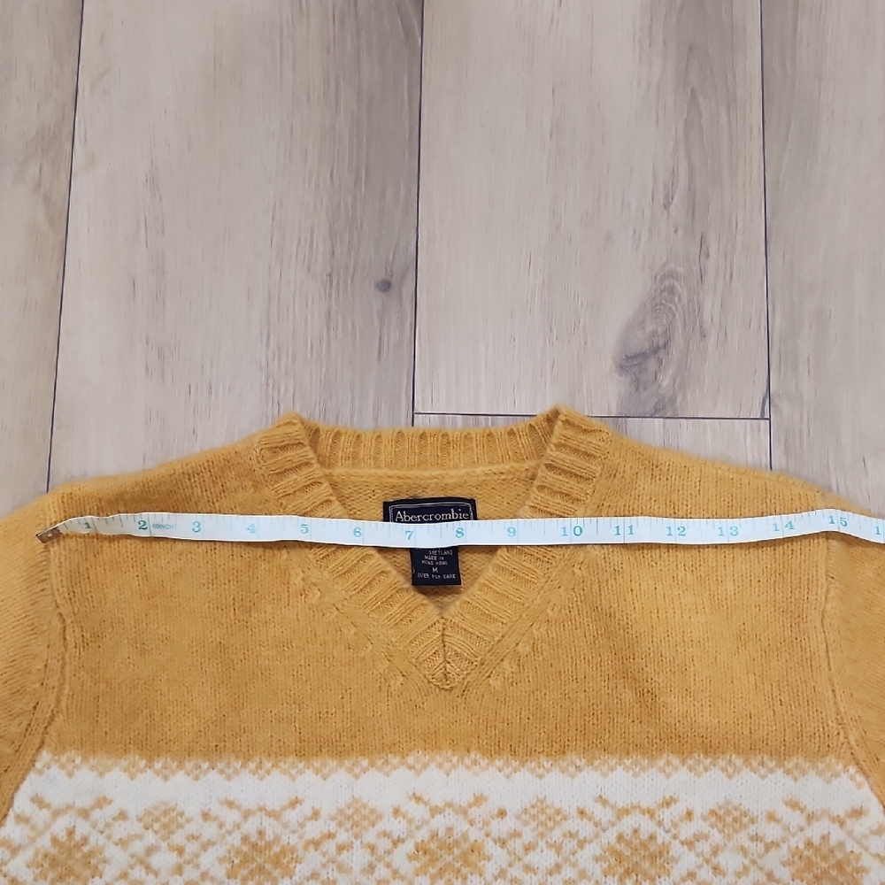Abercrombie & Fitch Wool Sweater - Picture 6 of 8